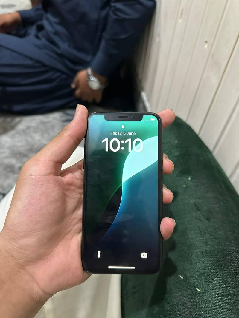 Apple iPhone X 3