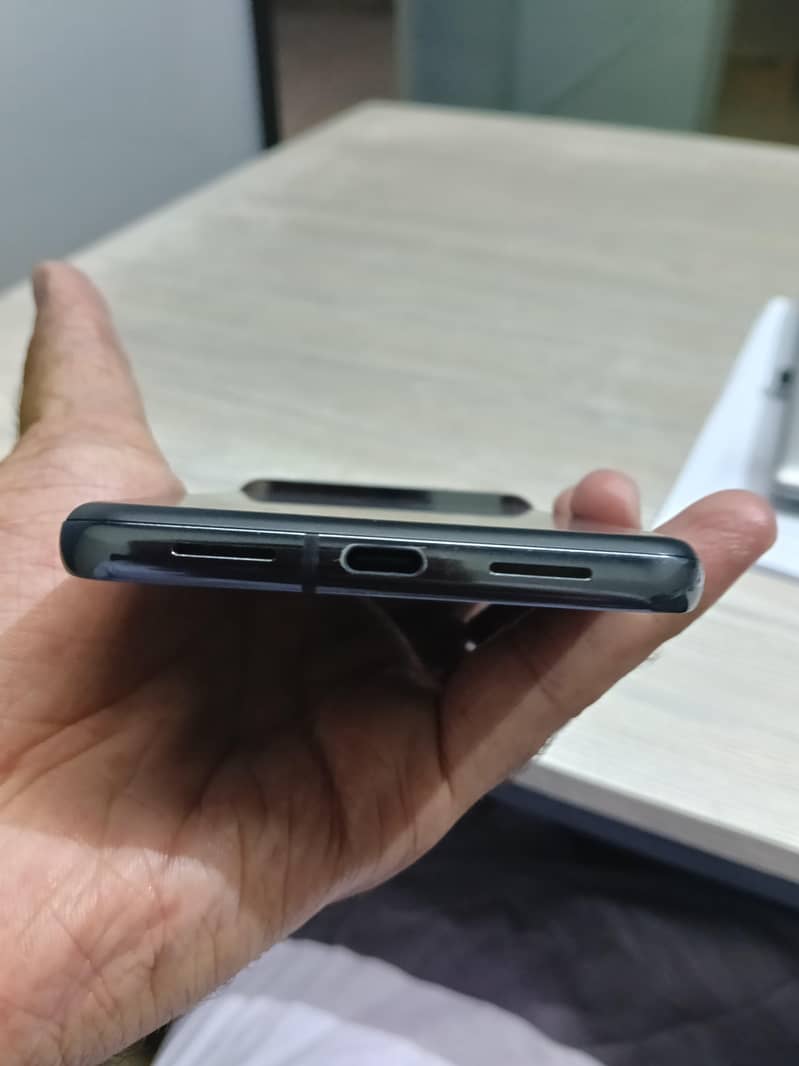 Google Pixel 8 Pro 2