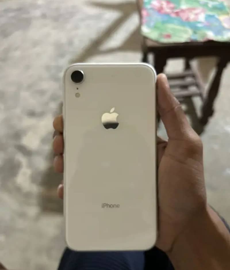 Apple iPhone XR 0