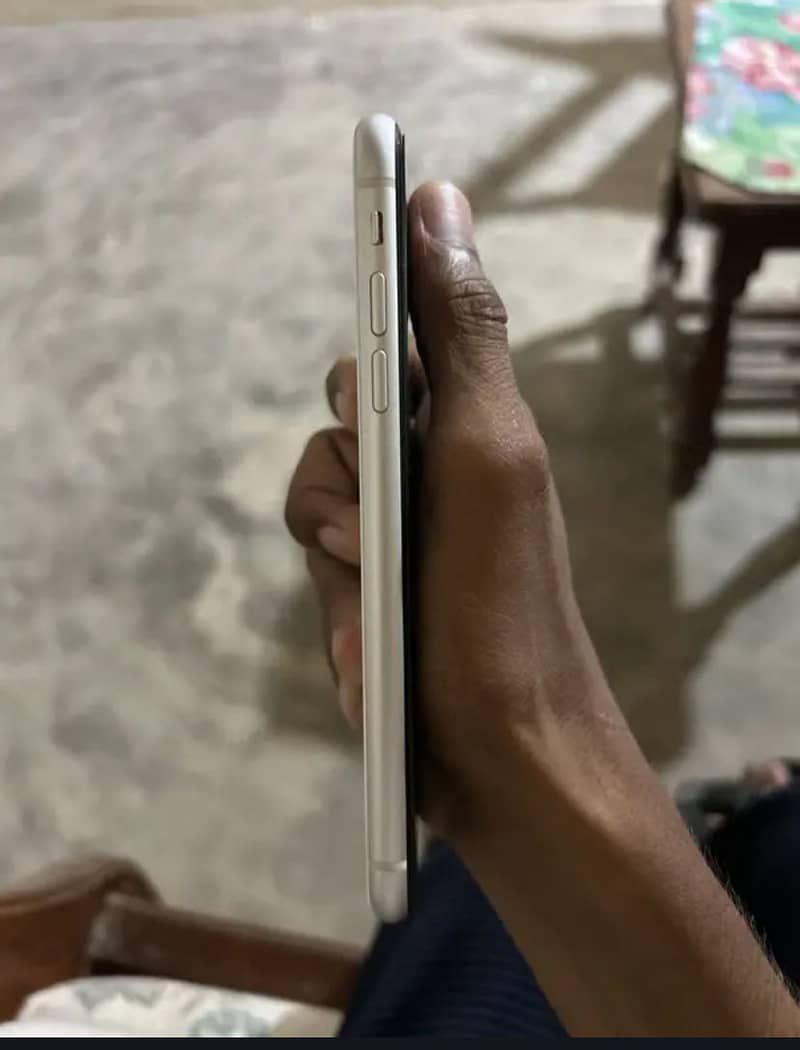 Apple iPhone XR 1