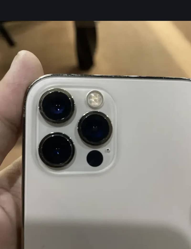 Apple iPhone 12 Pro 3