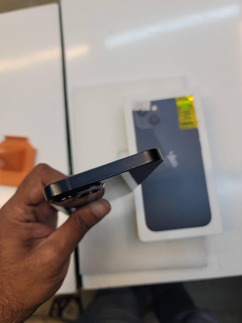 Apple iPhone 13 2