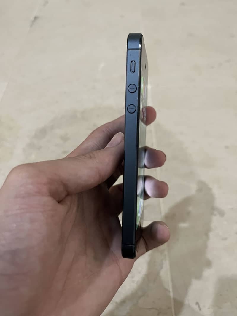 Apple iPhone 5 4