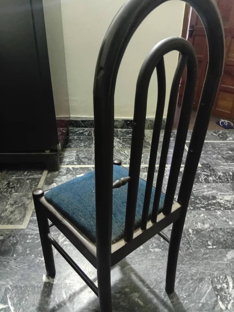chairs 0