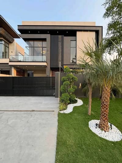 1 Kanal Brand New Luxury Furnished House for Rent in a Prime Location of Bahria Town, Lahore.