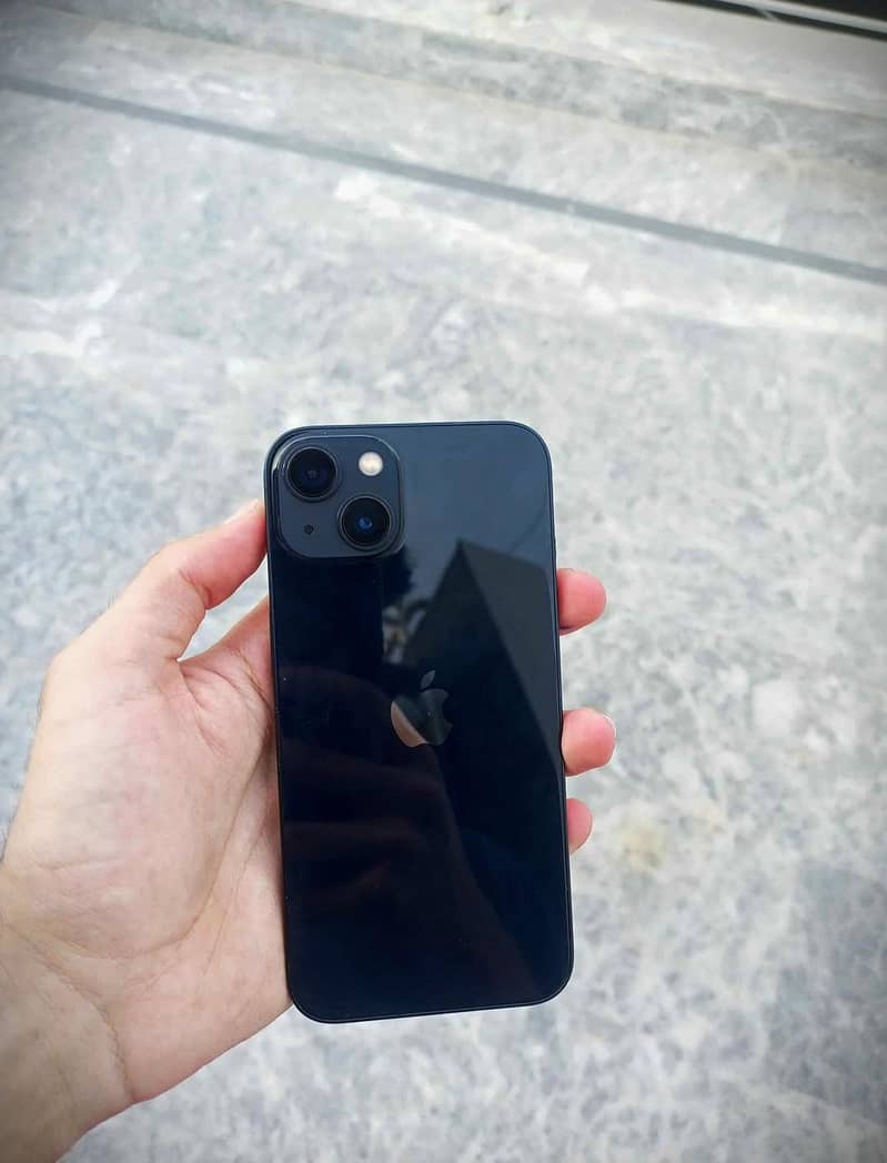 Apple iPhone 13 1