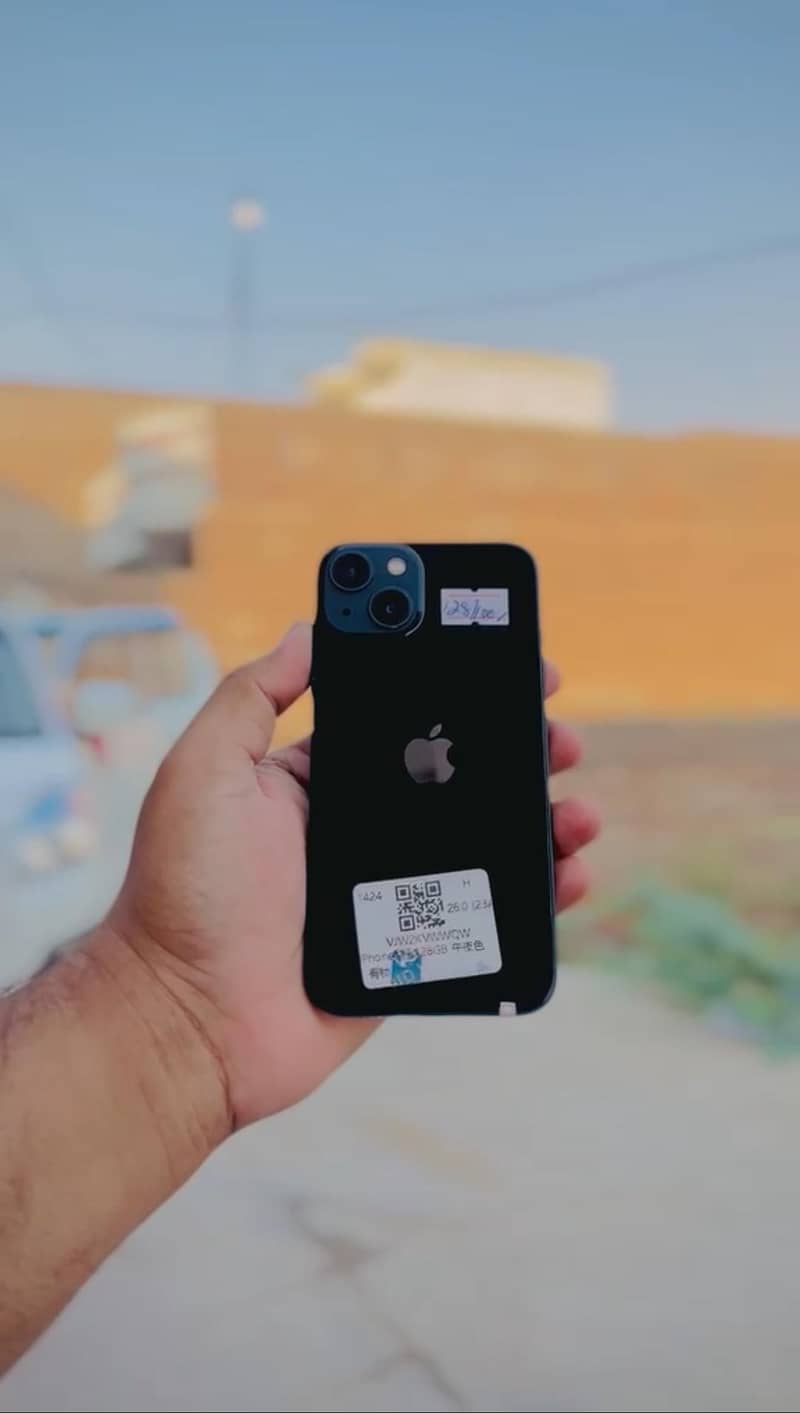 Apple iPhone 13 5