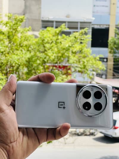 One Plus 12 16/512 available for sale in Bahawalpur