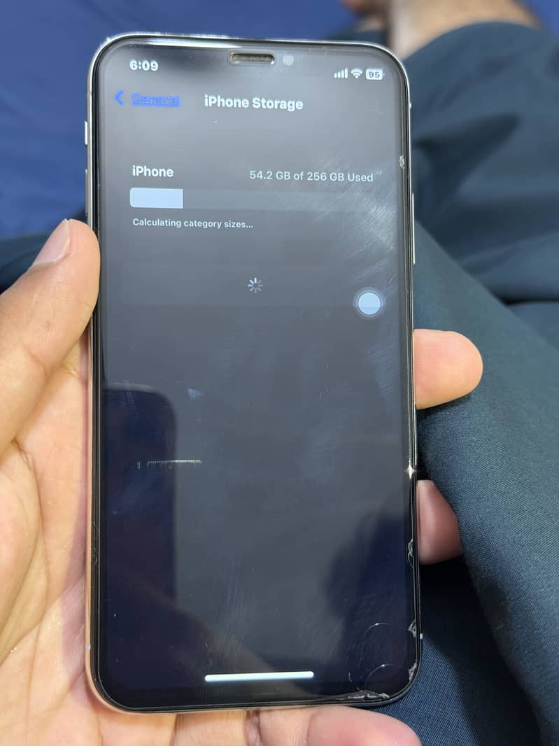 Apple iPhone X 4