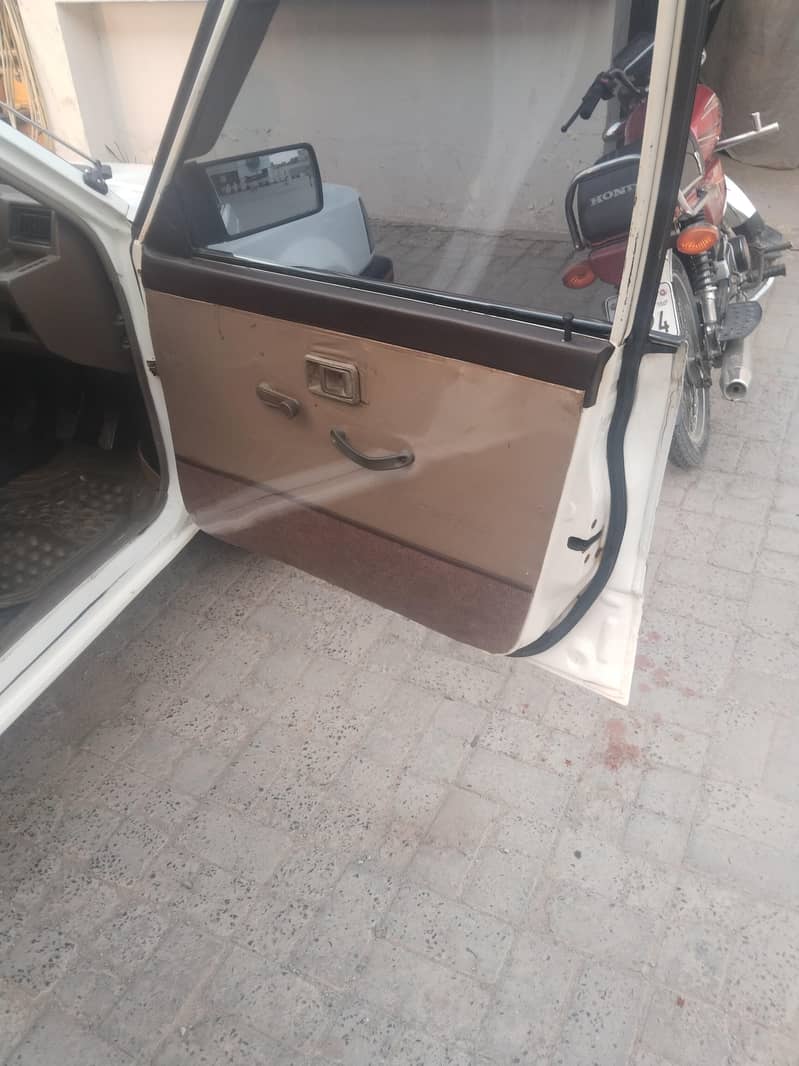 Charade 1986 model 9