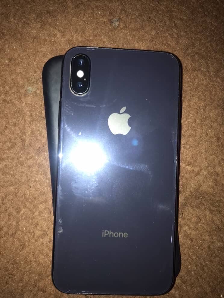 Apple iPhone X 3