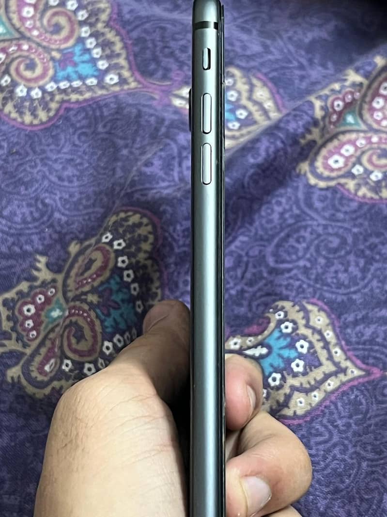 Apple iPhone 8 Plus 2