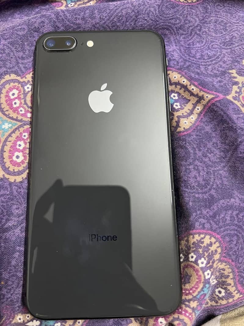 Apple iPhone 8 Plus 5