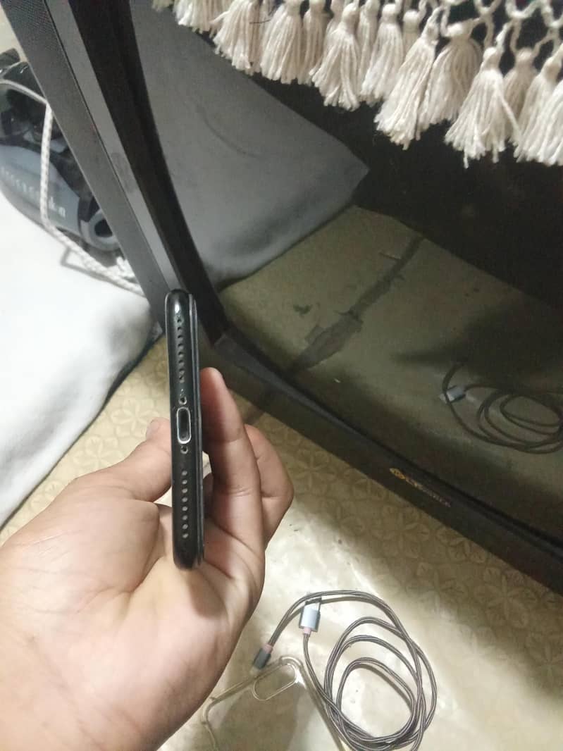Apple iPhone 7 Plus 5