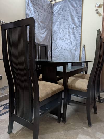 Dining Table with 8 chairs