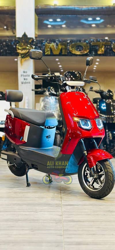 Scooty Kings Yadea Metro Evee Evon Okla EV Female Ramza