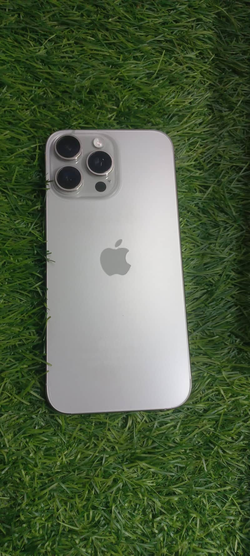 iphone 16 pro max 1