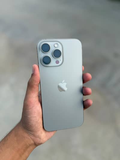 Apple iPhone 16 Pro Max