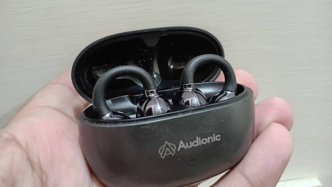 Audionic aircuff 1