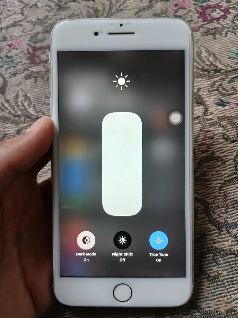 Apple iPhone 8 Plus 3