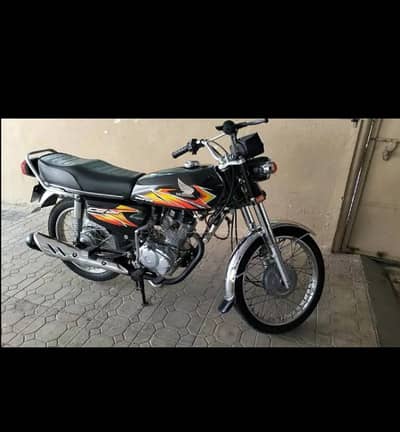 Honda 125 black 2021 model golden number 4447