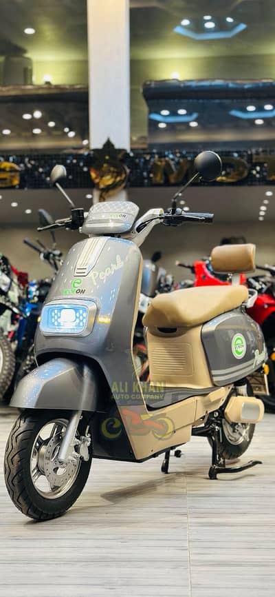 Scooty Kings Yadea Metro Evee Evon Okla EV Female Ramza
