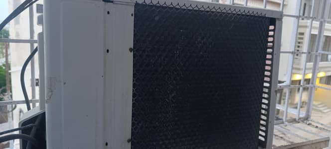 Kenwood 1 Ton AC for sale original gas installed no issue