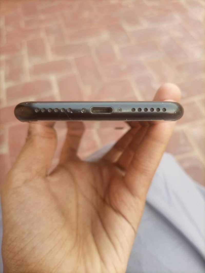 Apple iPhone SE 6