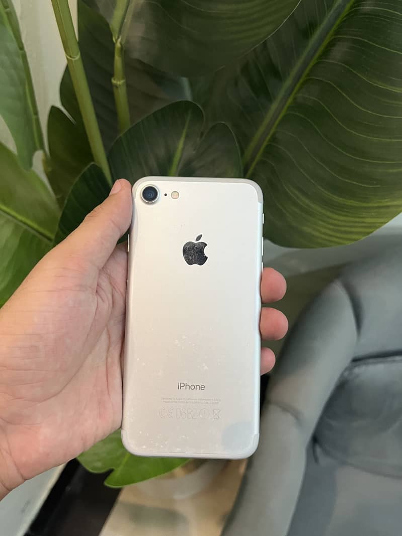 Apple iPhone 7 7