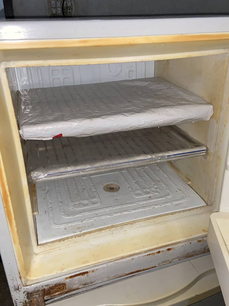 Dawlance refrigertator 4