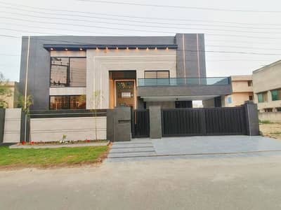 Prime Location 1 Kanal House In IEP Engineers Town - Sector A