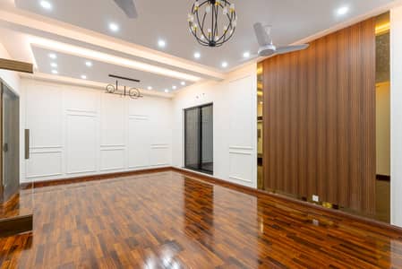 GET A CHANC TO BUY A BEAUTIFUL HOUSE IN IEP ENGINEERS TOWN IN LAHORE IN A VERY HOT LOCATION IN LAHORE