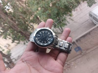 Its orignal watch and made in japan and you can check this by its ser