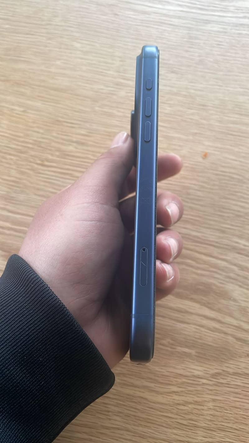 Apple iPhone 17 Pro Max 2
