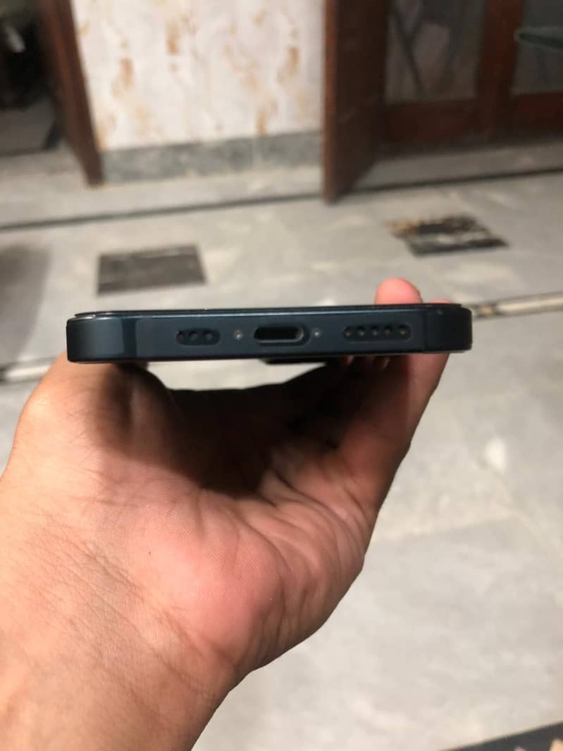 Apple iPhone 13 3