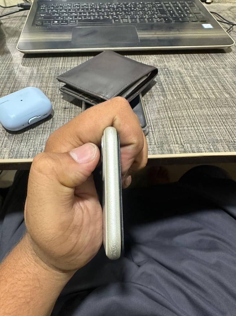Apple iPhone 11 6