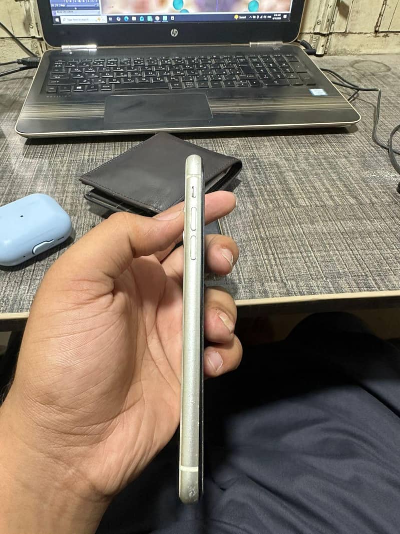 Apple iPhone 11 6