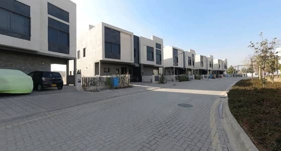Get This Amazing 362 Square Meters House Available In Eighteen