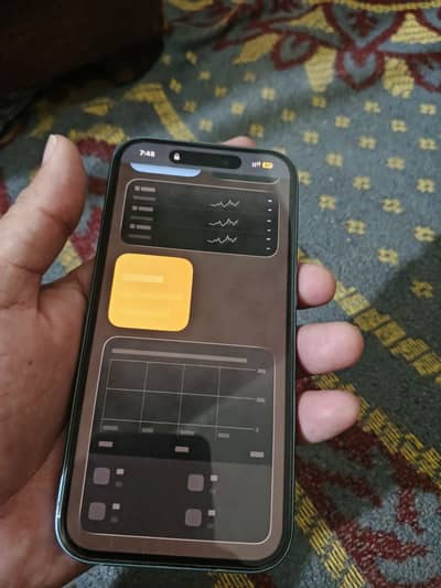 Apple iPhone 16