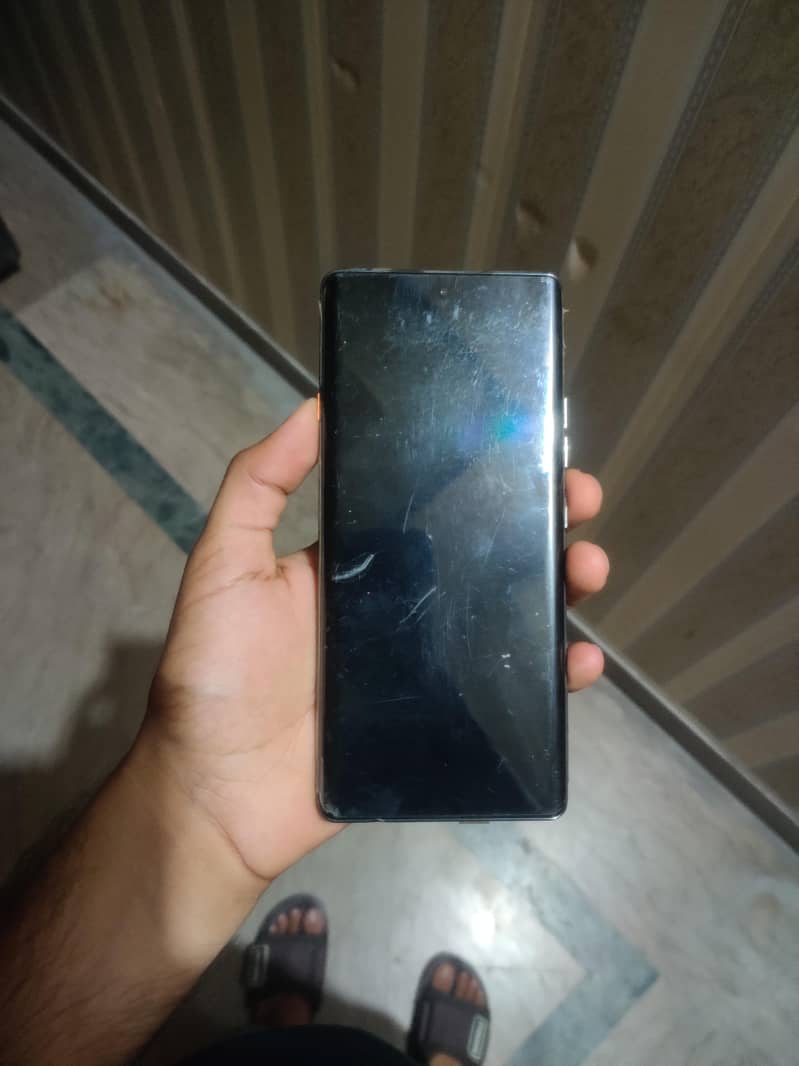 Tecno CAMON 40 Pro 4