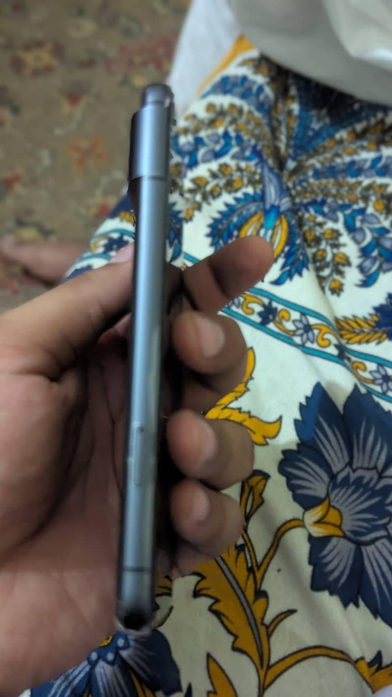 Google Pixel 8 2