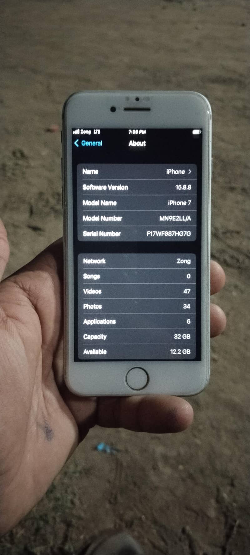 Apple iPhone 7 2