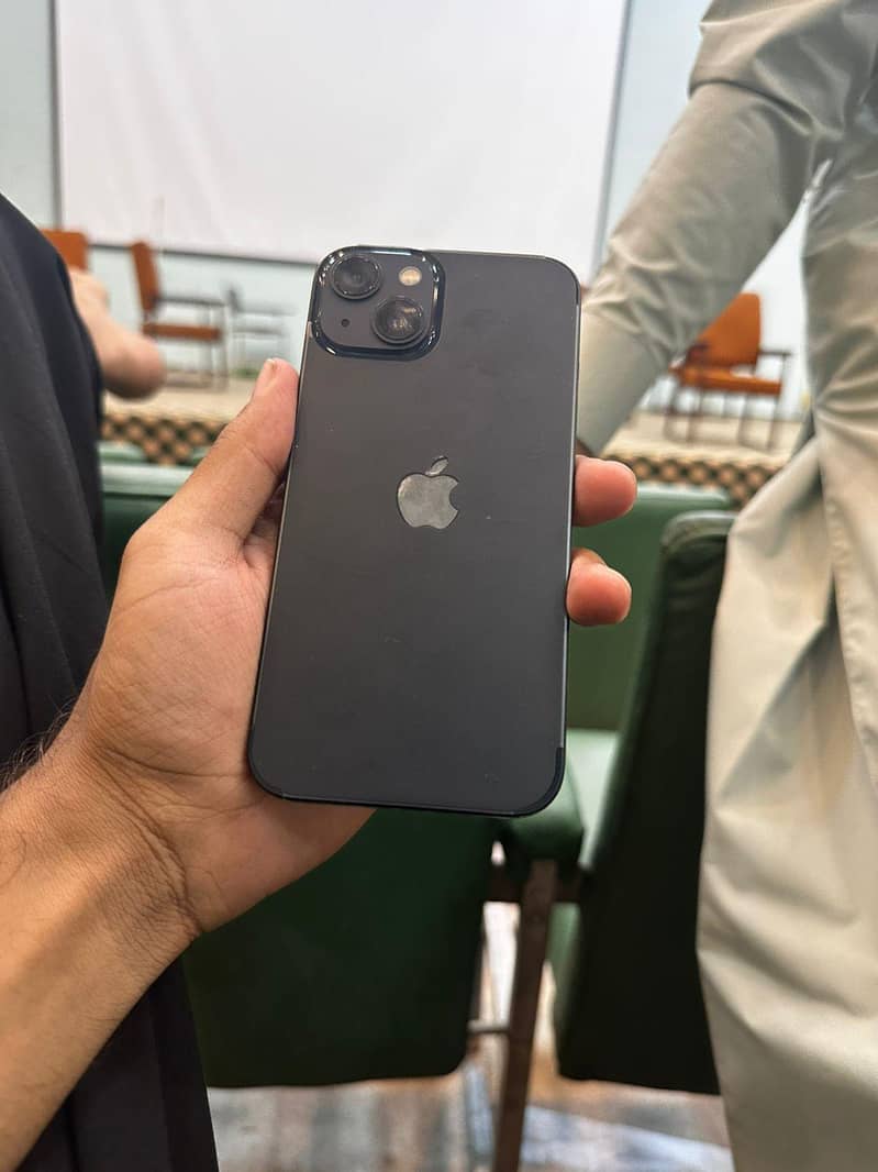 Apple iPhone 13 0