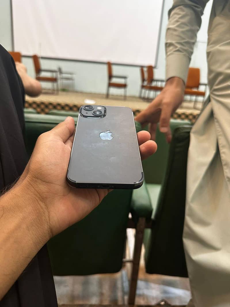 Apple iPhone 13 1