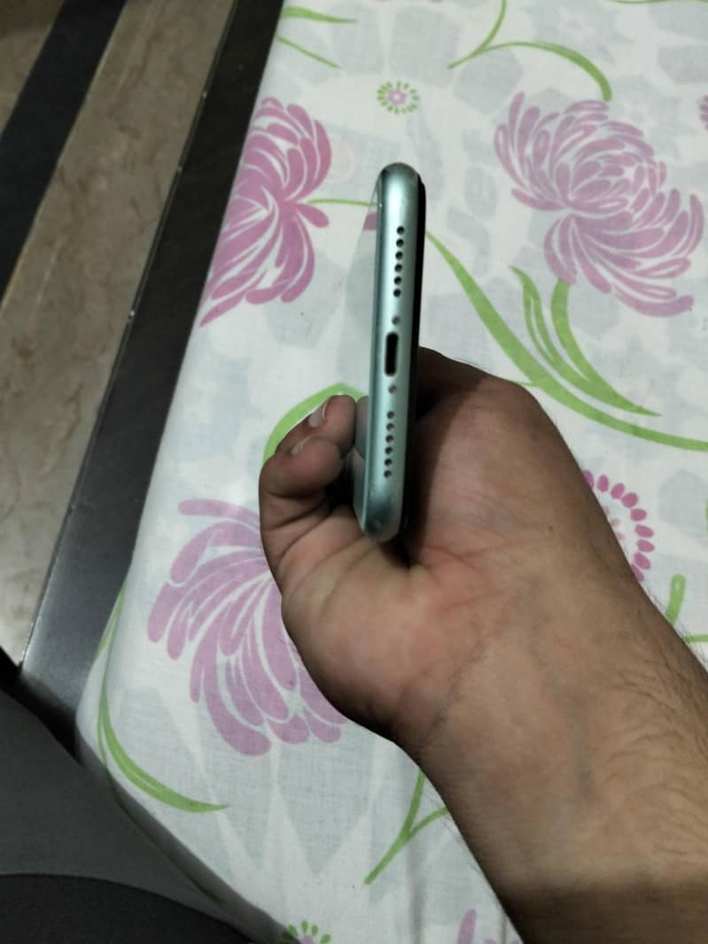 iPhone 11 2
