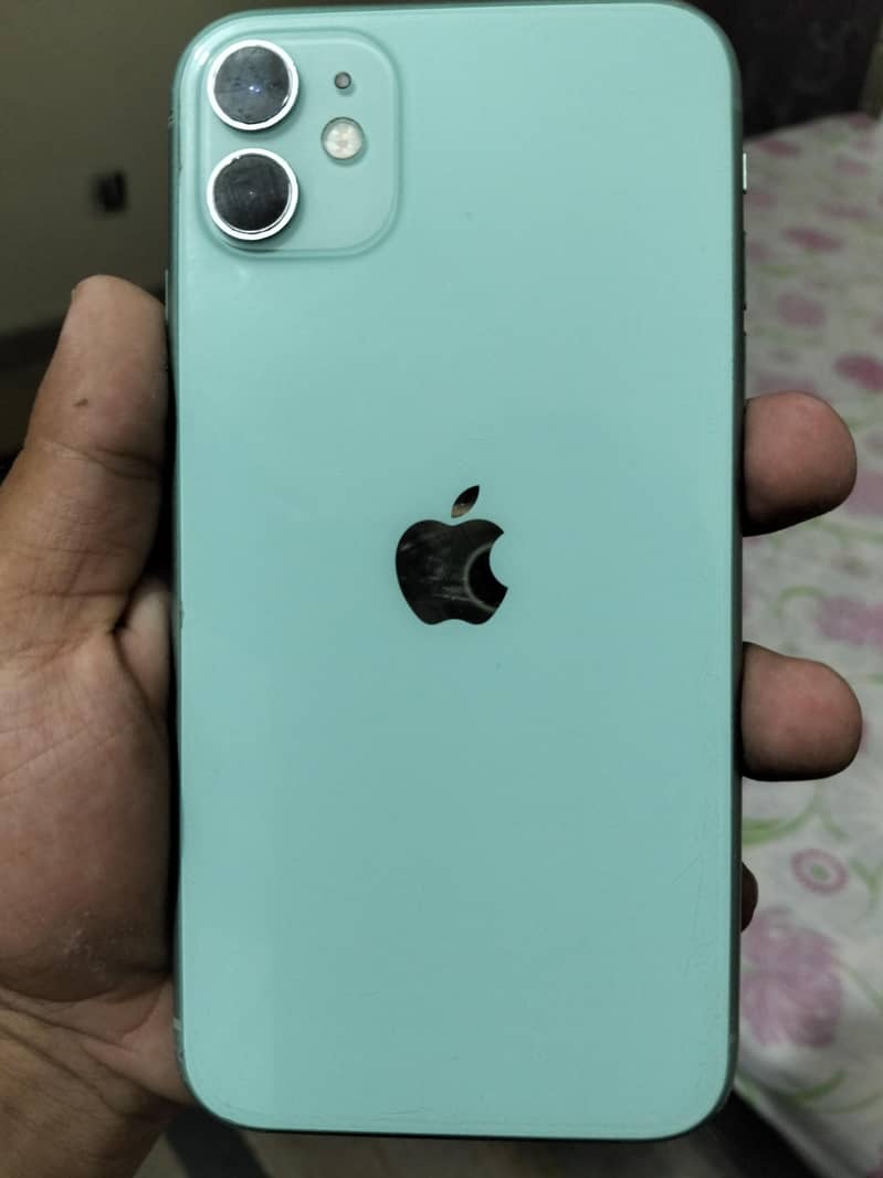 iPhone 11 4
