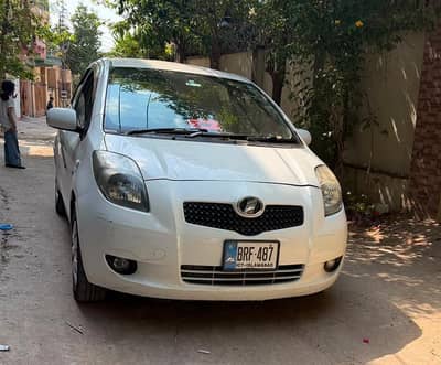 Toyota Vitz 2010 model total janvan antique chez