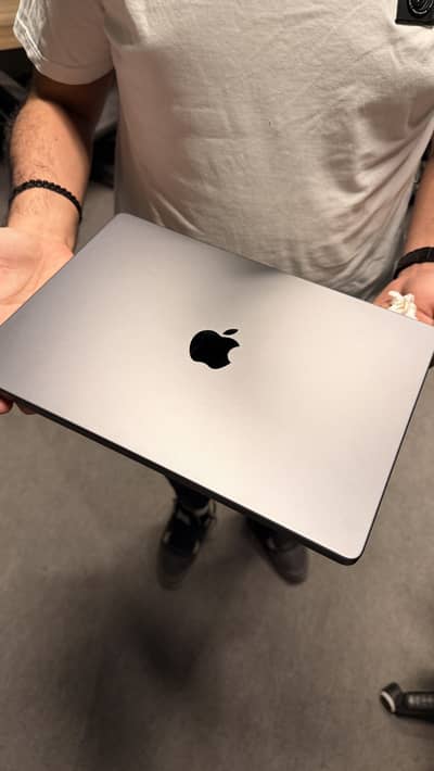MacBook Pro M3 Pro 18/512Gb Box