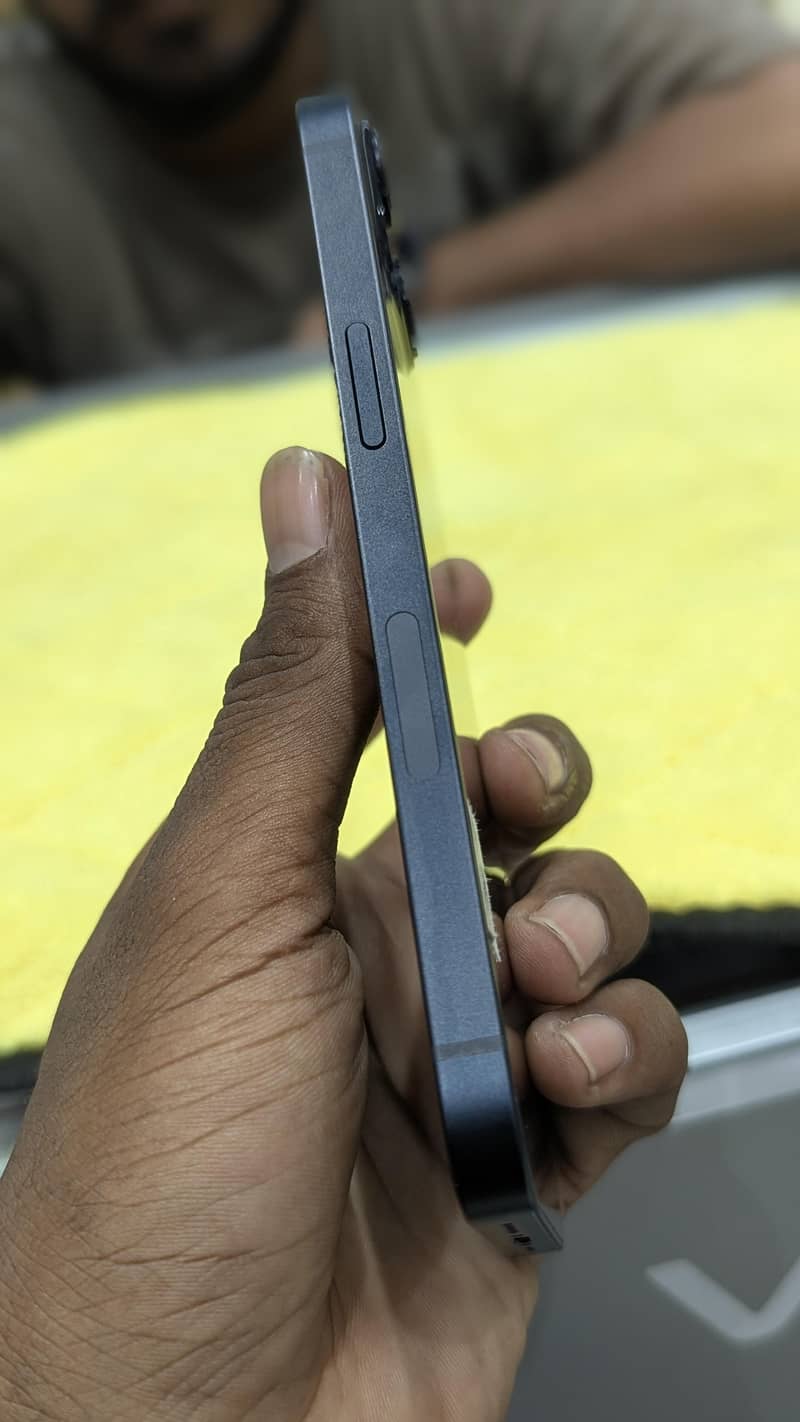 Apple iPhone 13 1