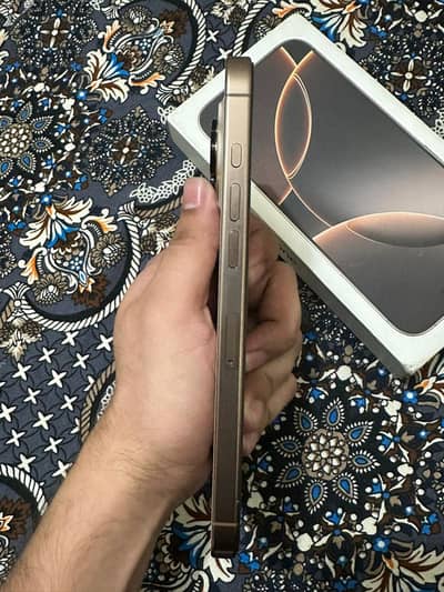 Apple iPhone 16 Pro Max